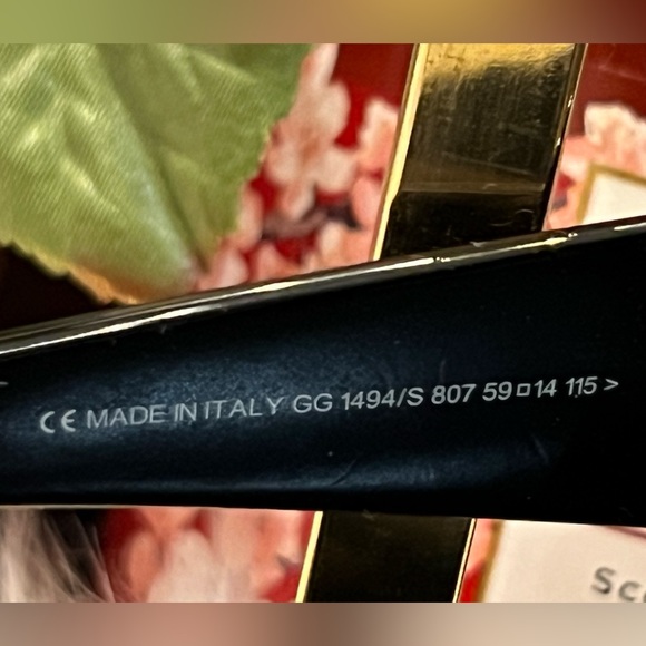 Gucci Black Sunglasses - Picture 7 of 11